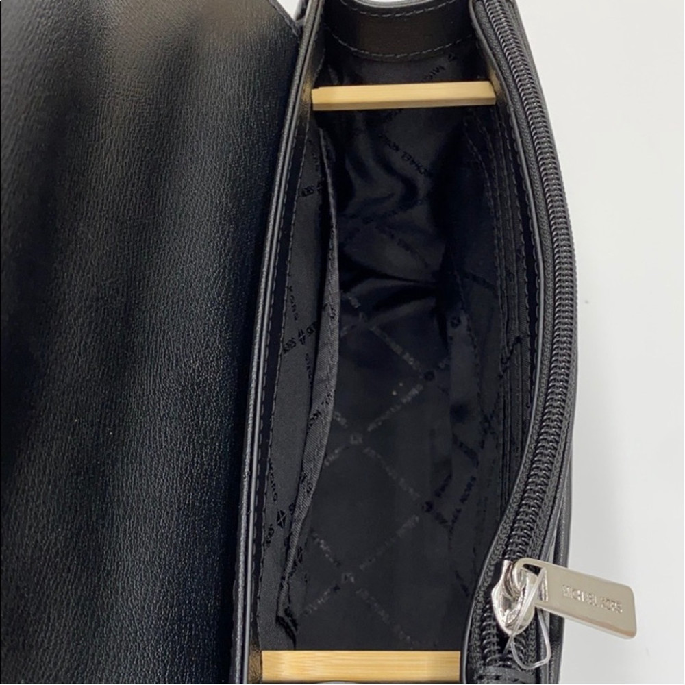 MICHAEL KORS ROSE MEDIUM FLAP SHOULDER BLACK - Picture 12 of 16